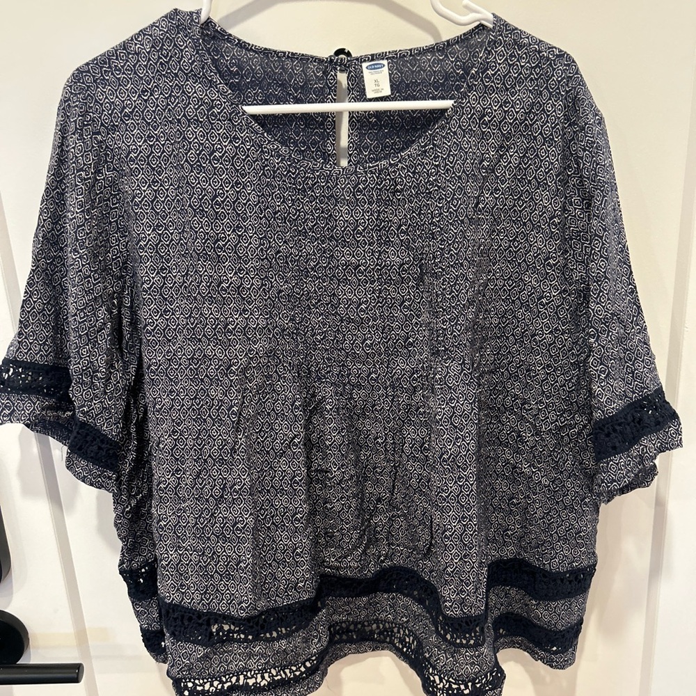 Old Navy Navy and White Patterned Blouse